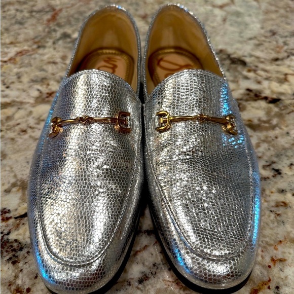Sam Edelman Women’s Silver Loafers Gold Horsebit hardware size 8.5 metallic - Picture 2 of 7